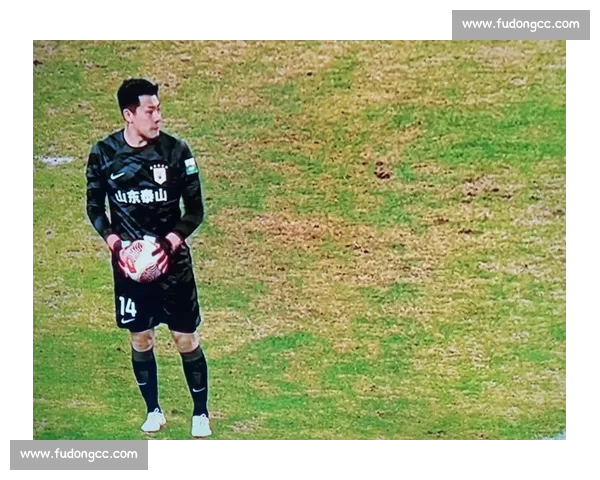 鲁能主场迎战青岛强强对话引爆齐鲁足球激情巅峰之夜焦点战